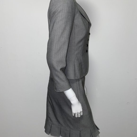 TAHARI Suit NEW! - Picture 6 of 8